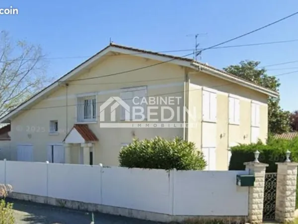 Studio 6 pièces 167 m²
