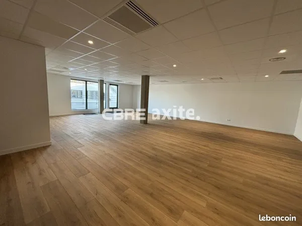 BUREAUX 100 m² ANNECY ANNECY LE VIEUX