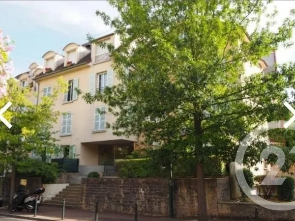 Studio 1 pièce 28 m²