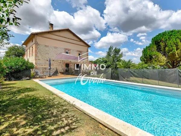 Charmante maison de Maitre à Lavaur de 282 m² avec piscine