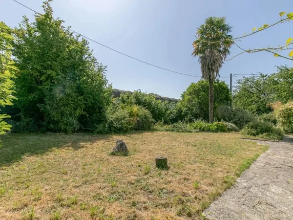 Terrain 224 m²