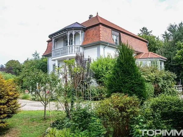 Maison 8 pièces 245 m²
