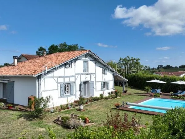 Maison coup de coeur avec volumes, charme et piscine sans travaux