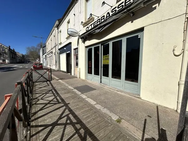GRAND LOCAL COMMERCIAL - PROCHE PARC DE LA VERRERIE