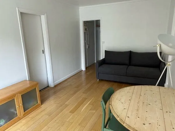 T1 meublé avec balcon sur jardin - Canal St Martin