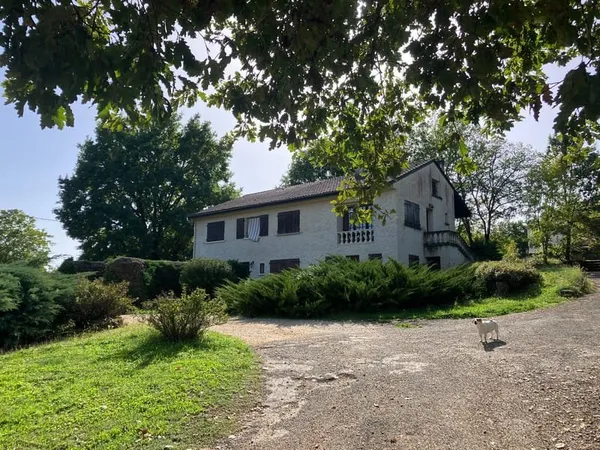 IMMEUBLE DE RAPPORT DE 316 M2 COMPRENANT 2 APPARTEMENTS T3 e