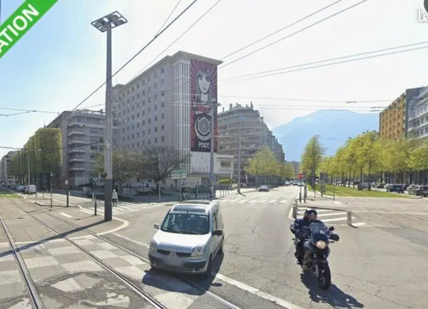 LOCAL COMMERCIAL 101 m² GRENOBLE