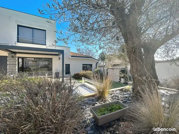 Maison d'architecte T4 de 2020 sur BALMA avec piscine de 120m2