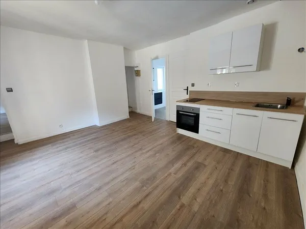 Appartement - 2ème étage - 50 m2 - 3 pièces - Non Meublé