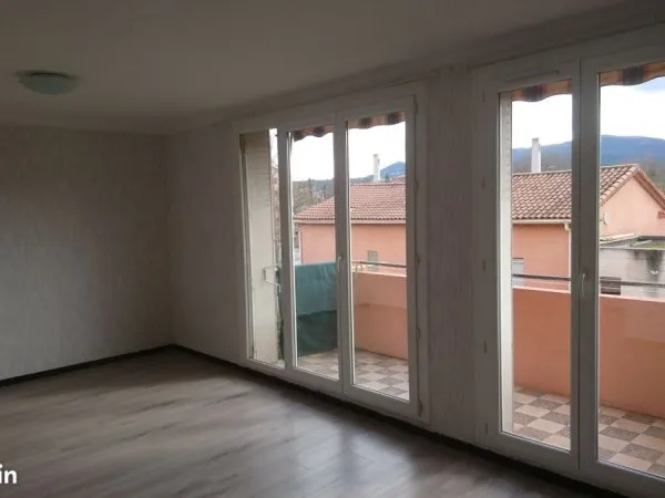 T3 64 m² traversant avec balcon