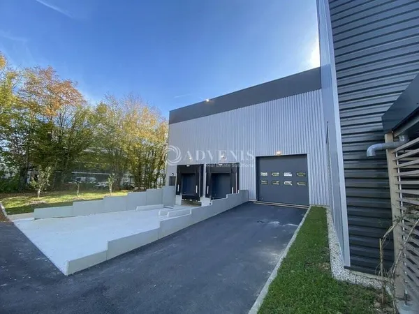 Local d'activité 2206 m²