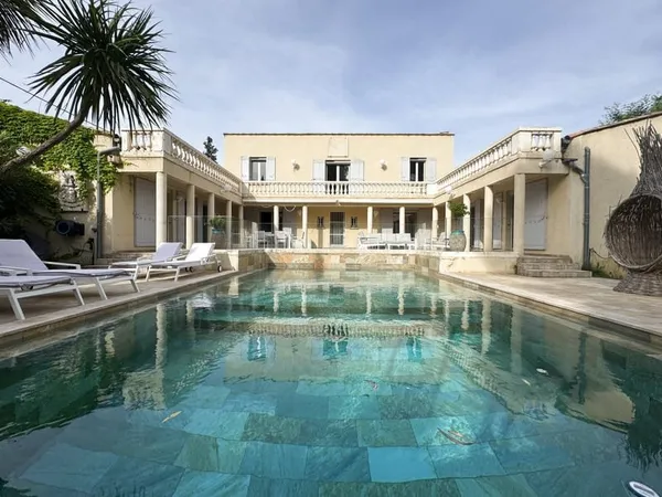 NIMES TOUR MAGNE Splendide villa de prestige 8 pièces 404m2