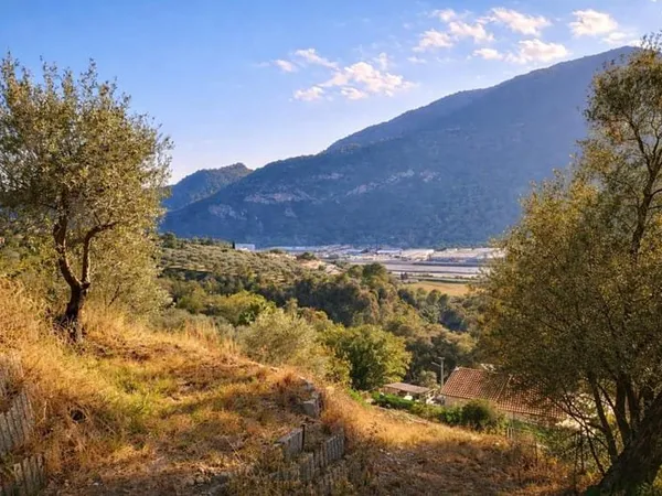 Terrain constructible Saint Martin Du Var 1129 m2, vue dégagée