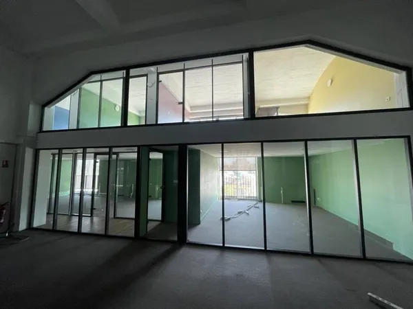 Bureaux 600 m²