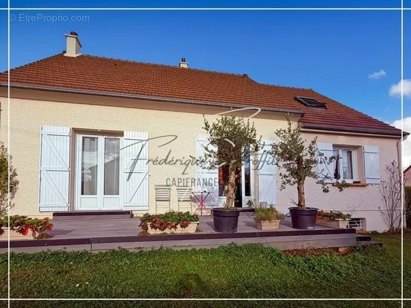 Maison familiale 5 chambres - Sous-sol total - Secteur calme