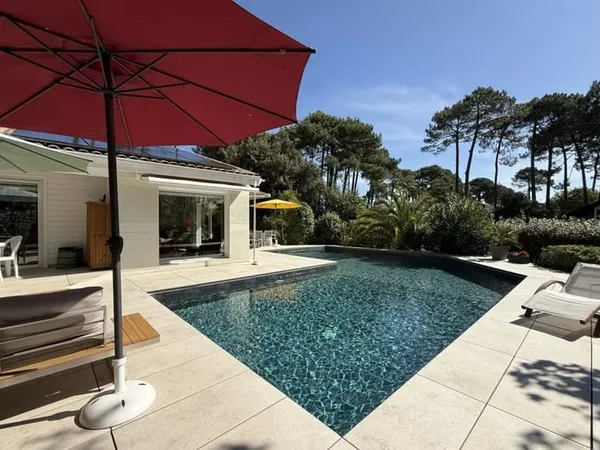 Au Pyla, villa contemporaine avec piscine