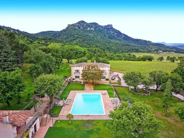 Villa à louer en Provence verte (Var), au coeur d'un domaine viticole