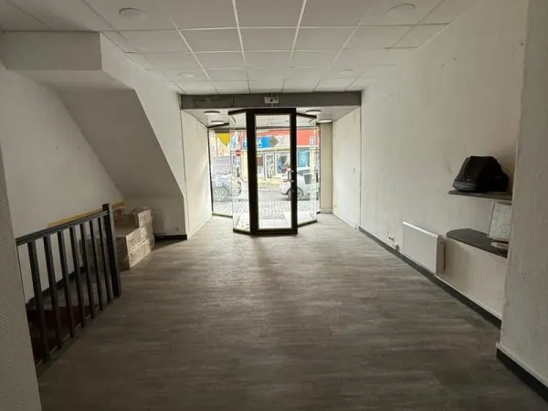 Local 4 pièces 70 m²