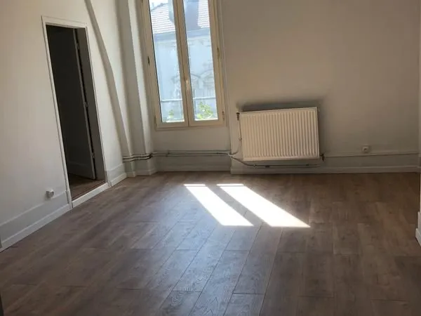 Loue 3 pièces à Bourg la Reine