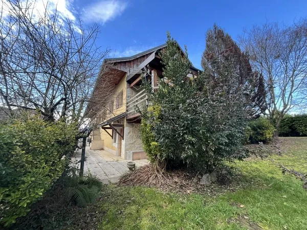A VENDRE GRESY SUR AIX MAISON 2 APPARTEMENTS