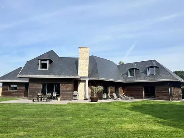 Maison 8 pièces 285 m²