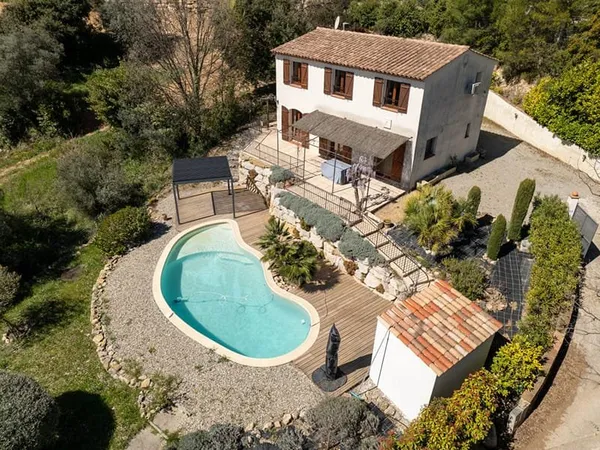 A VENDRE EN EXCLUSIVITE à LORGUES - Villa de 112m² sur un terrain de 1123m² avec PISCINE et GARAGE -