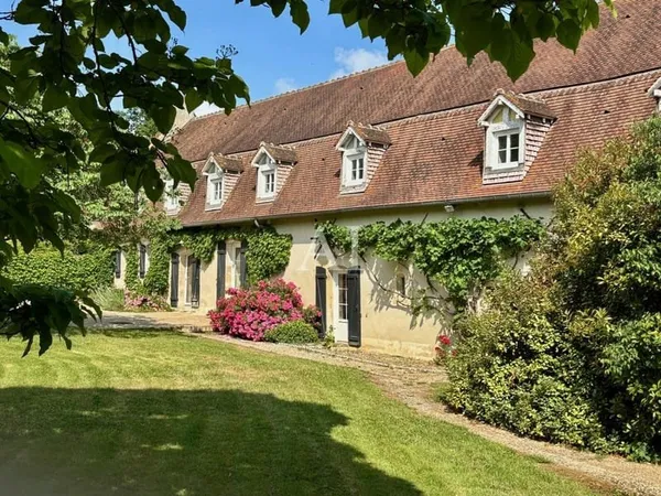 Belle propriété à la sortie de Bourges