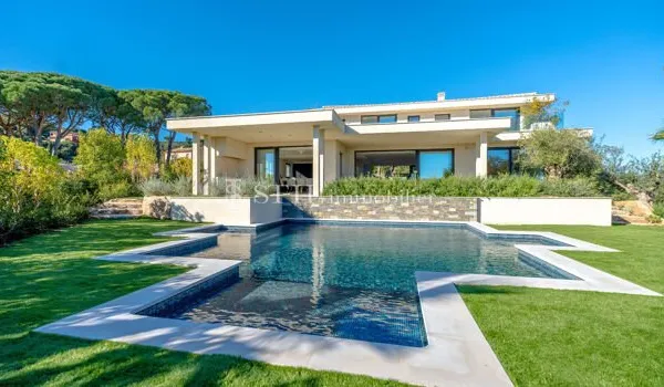 Maison 6 pièces 370 m²