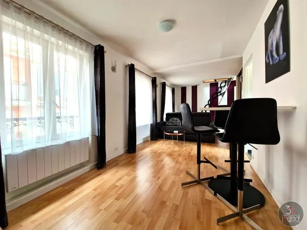 2 Pièces en plein coeur du village
