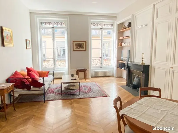 Cachet et modernité appartement 99m2 rénové Lyon 2 Charité