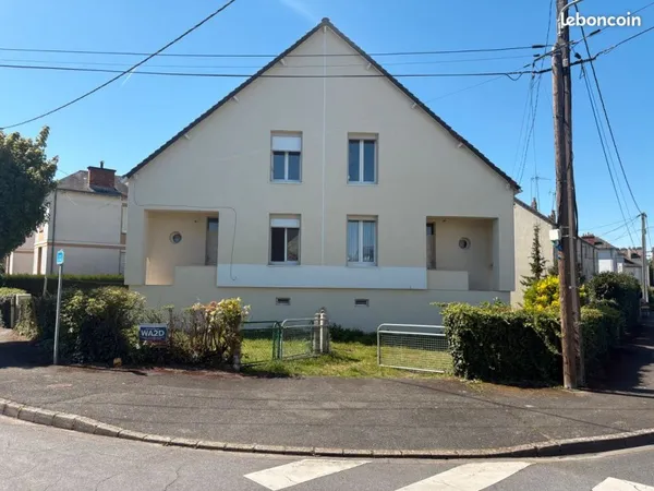 2 chambres dans maison sur 2 niveaux avec jardin partagé