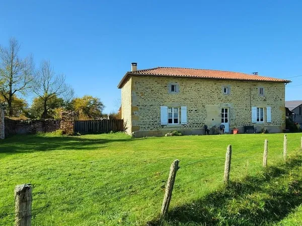Hôtellerie et restauration Vente Val-d'Oire-et-Gartempe 5p 150m² 285500€