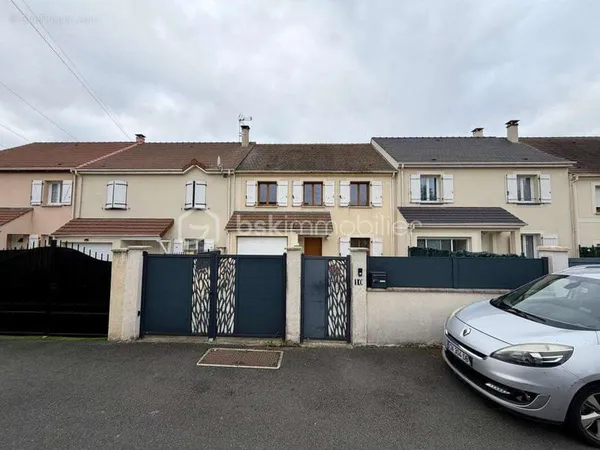 Maison 100m2 avec garage sur parcelle de 243m2