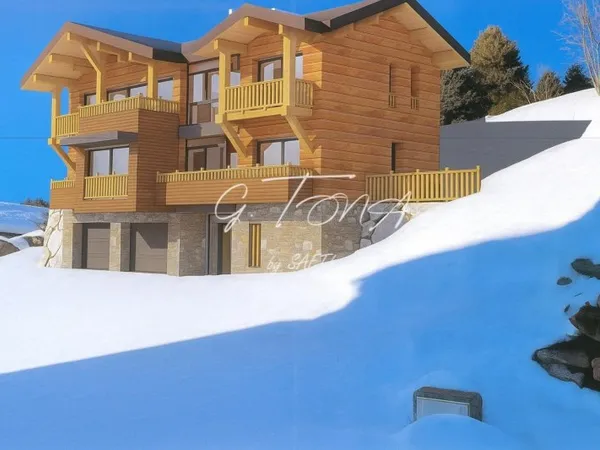 Terrain viabilisé de 708 m² avec permis de construire validé pour une maison d'exception
