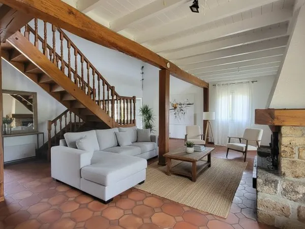 Villa Saint-Christol-Les-Ales de 218 m2 habitables sur un te