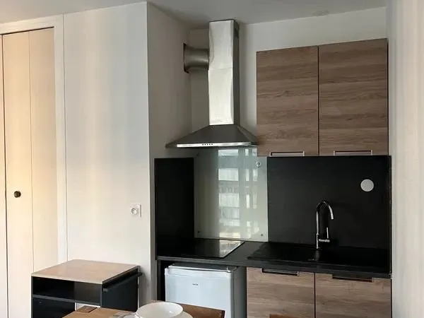 A LOUER STUDIO MEUBLE 25M2 NANCY - quartier Saurupt