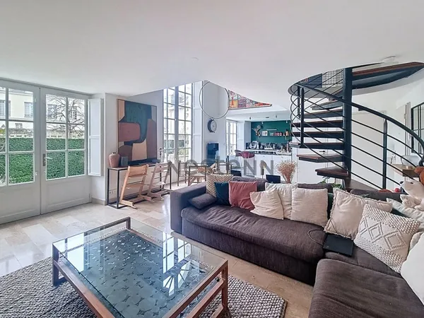 COUP DE COEUR - TOURS CENTRE CATHEDRALE - TRIPLEX 6 PIECES 151.04 m2 - 4 CHAMBRES - DOUBLE STATIONNE