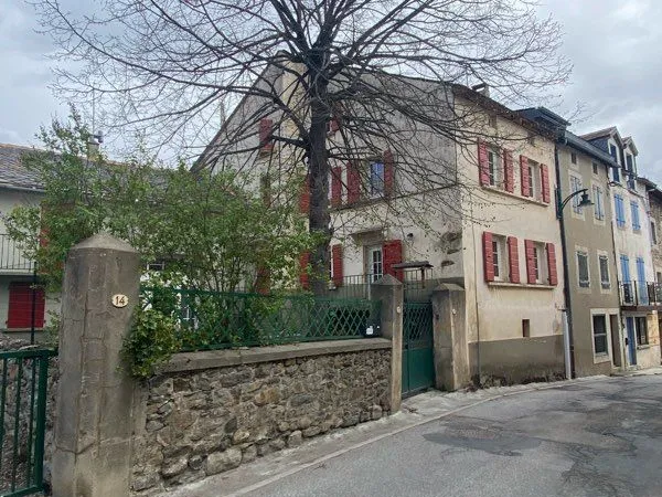 Grande maison au coeur de Formiguères 140m2