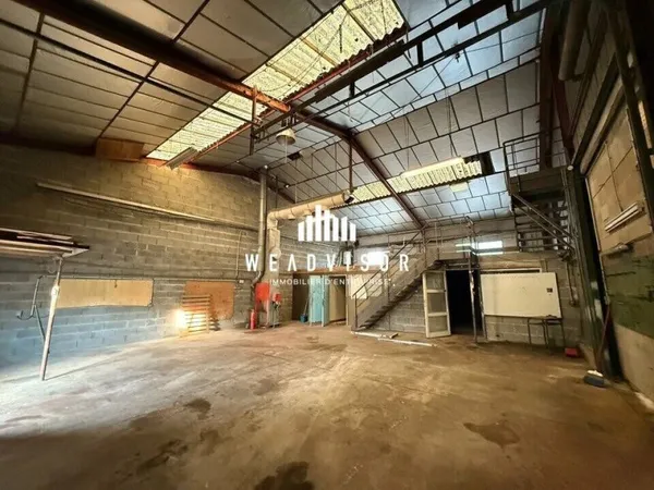 Entrepôt 150 m²