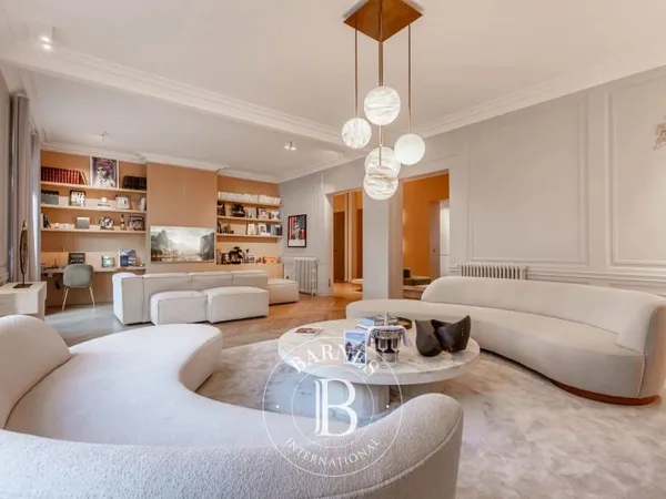 PARIS 16 - APPARTEMENT - 5 CHAMBRES - 8 ADULTES - 2 ENFANTS