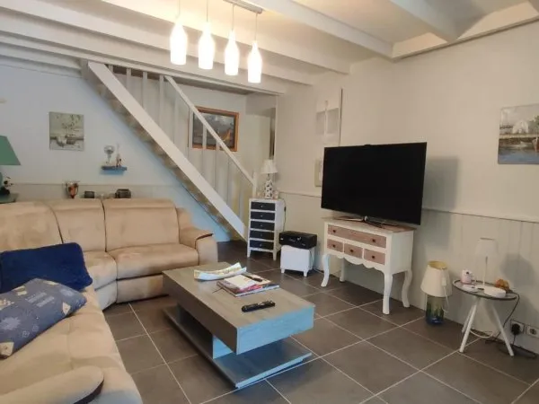 2 Maisons, pierres, campagne, piscine, véranda