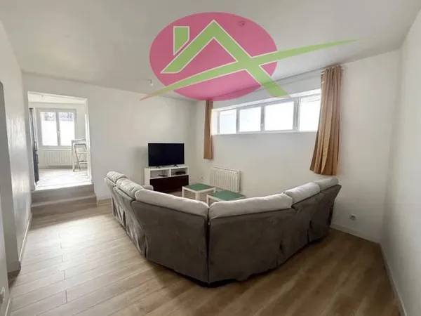 Appartement T2 rénové 64 m2 Centre d'Oissel Garage inclus