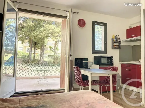 Studio 1 pièce 19 m²