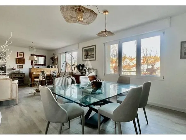 Appartement 7 pièces 157 m²