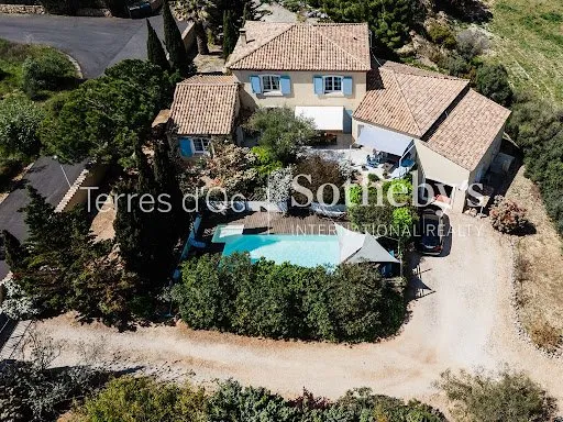 Maison 8 pièces 240 m²