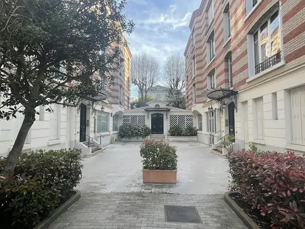 Bureaux 375 m²