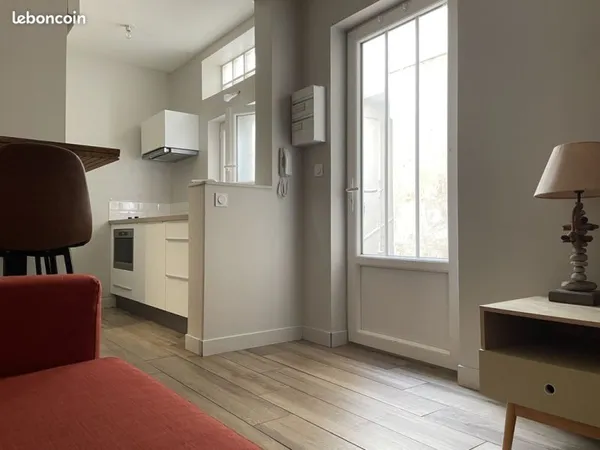 Opportunité d'investissement à Rochefort - Studio loué avec rentabilité attractive