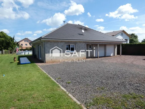 Pavillon, 126 m² 5 pièces , 4 chambres.