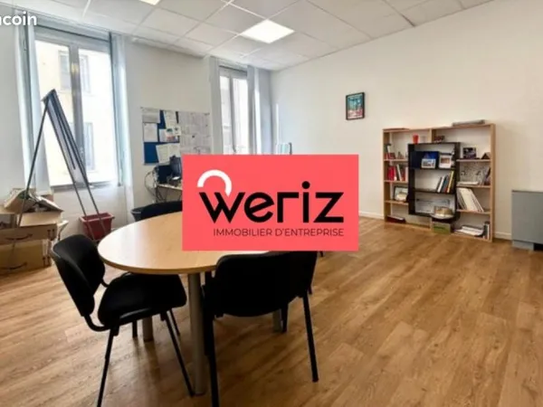 Bureau 184 m²