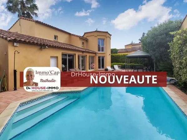 VILLA DE 130M2 CLIMATISEE AVEC 4 CHAMBRES - PISCINE - GARAGE DE 19M2